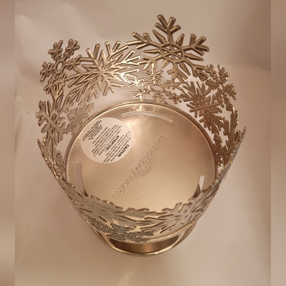 Bath and Body Works 3 Wick Candle Holder Glittery Snowflake Design in Silver - Picture 2 of 4